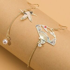 Crane Oriental style mismatched drop dangle earrings 🌿